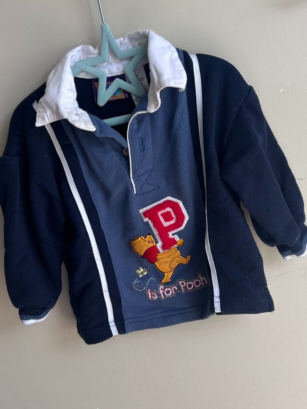 💙🐻 P Is for Pooh Graphic Polo – Blue & White – Size 2T 🐻💙